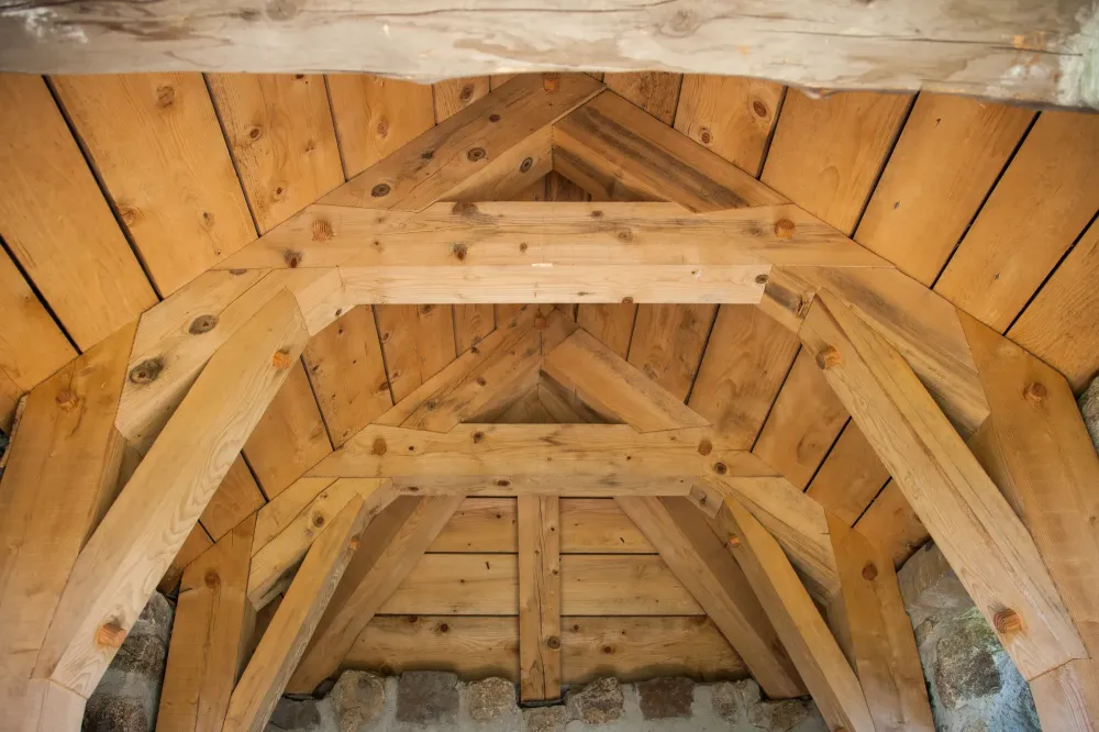 toiture en bois rénovée
